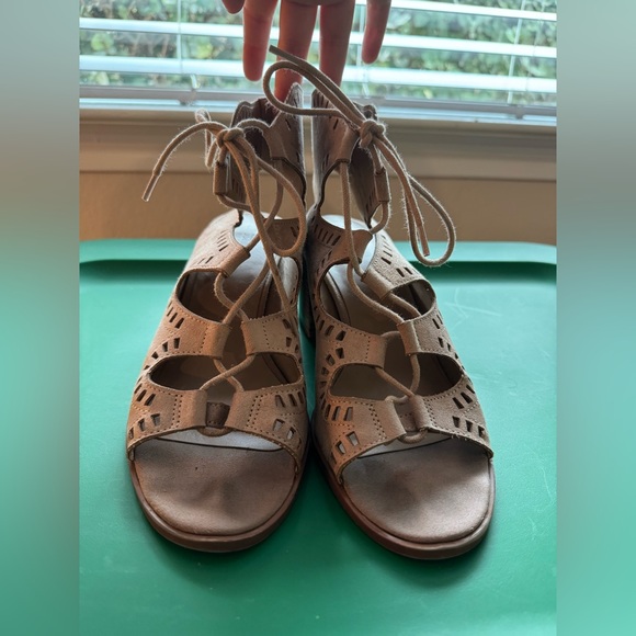 Mossimo Supply Co. Block Heel from Target - Size 7.5 - Picture 3 of 10